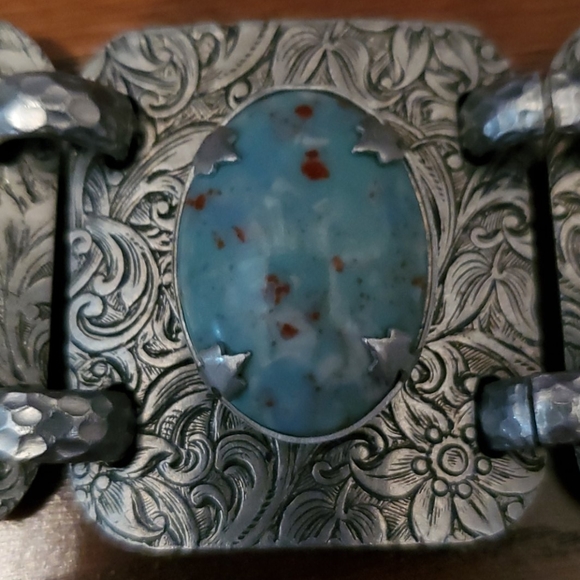 Vintage Floral cuff bracelet - Picture 1 of 4